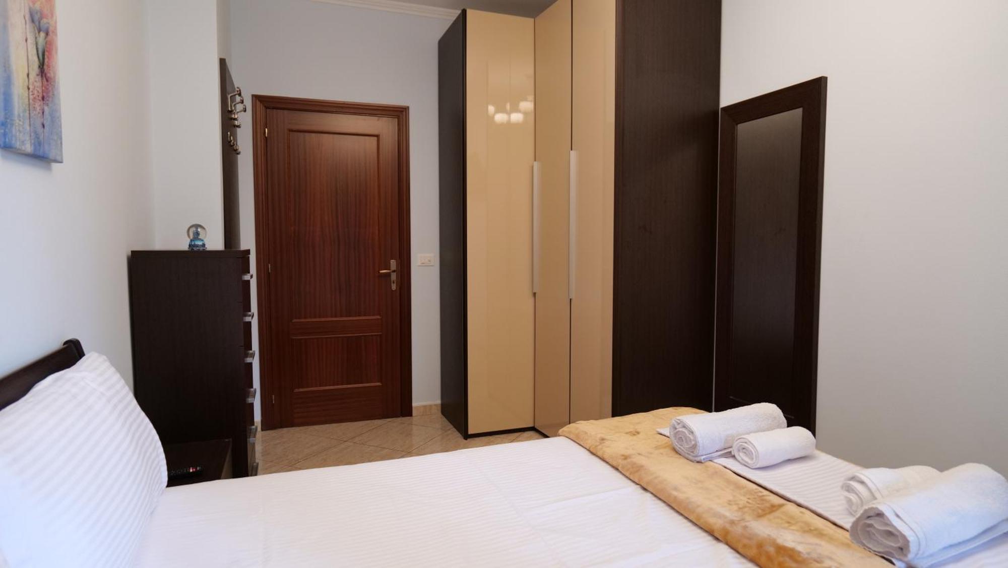 טיראנה Top Location Kristi Apartments 05 מראה חיצוני תמונה